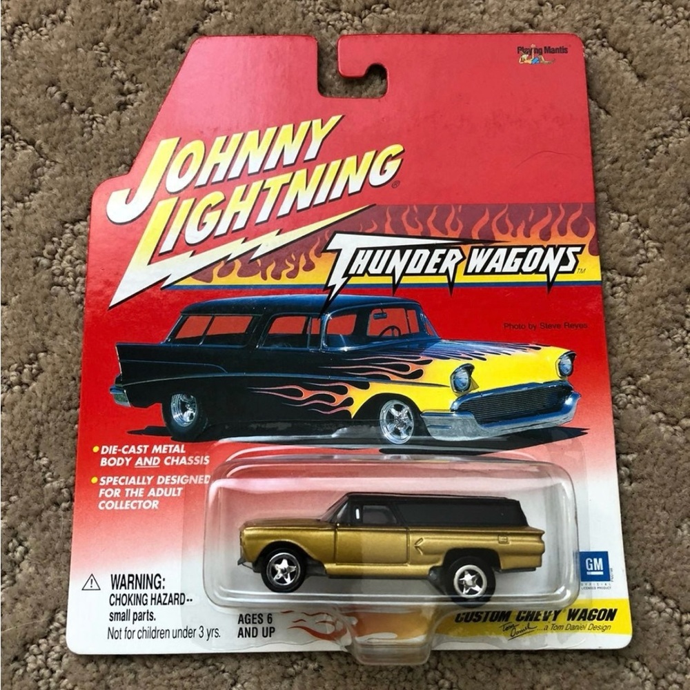 Johnny Lightning Thunder Wagons Custom Chevy Wagon Diecast 1/64